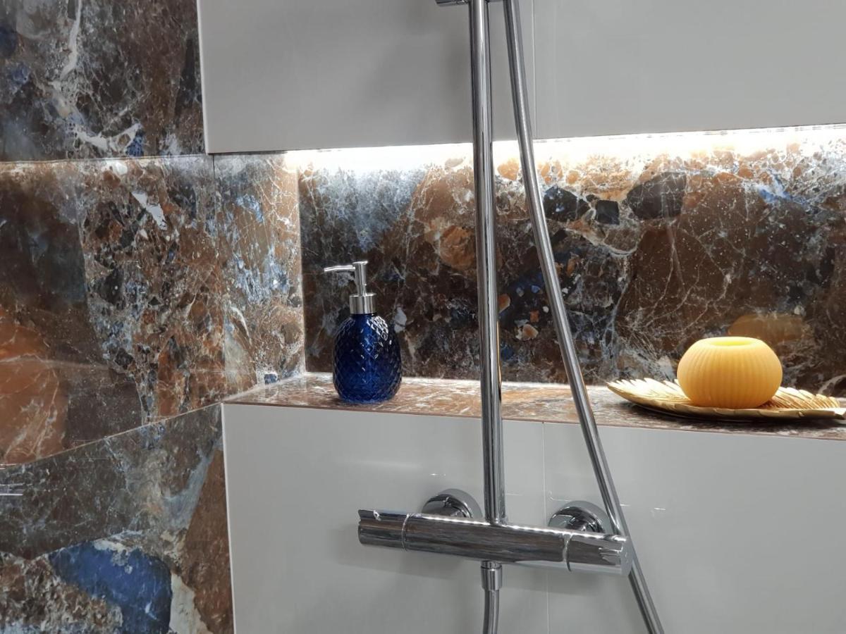 Apartament City View Wes Quality Suite Poznan Ngoại thất bức ảnh